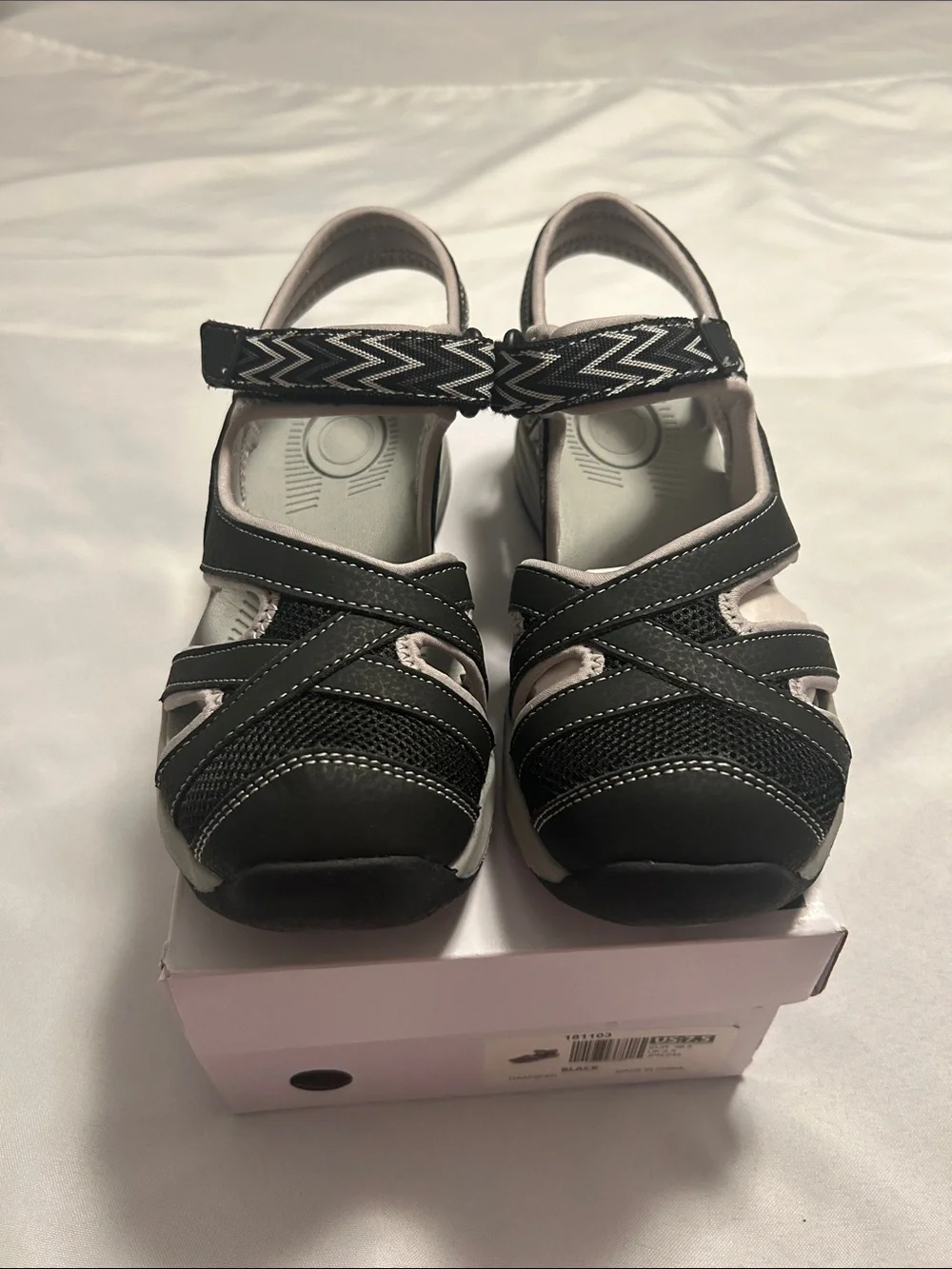 Dream Pairs sport hiking sandals size 7.5
